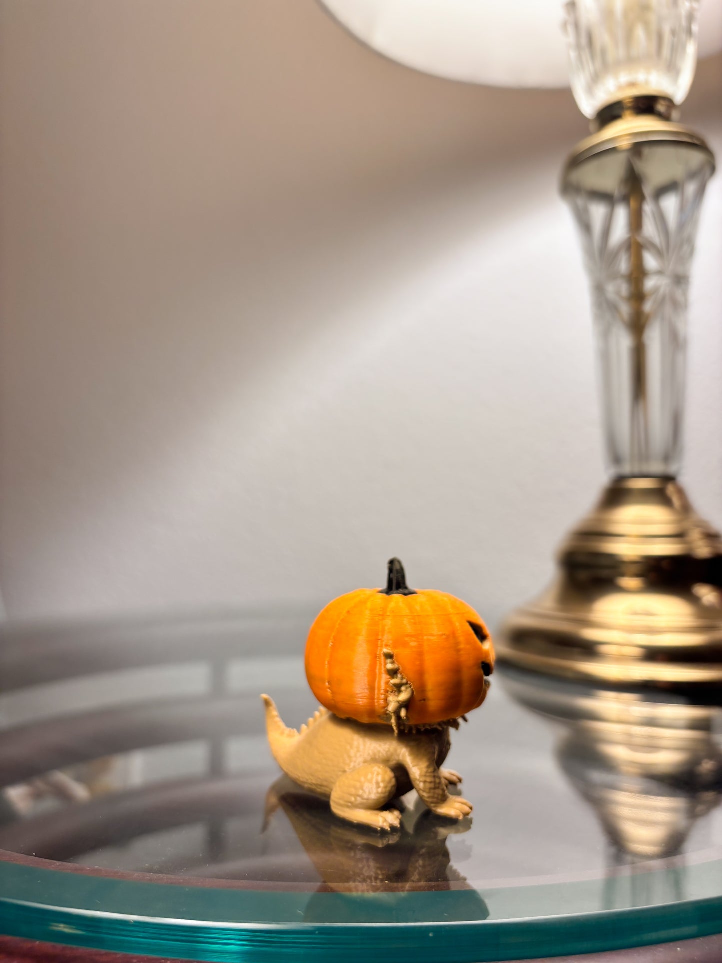 Jack-O-Lantern Bearded Dragon Figure