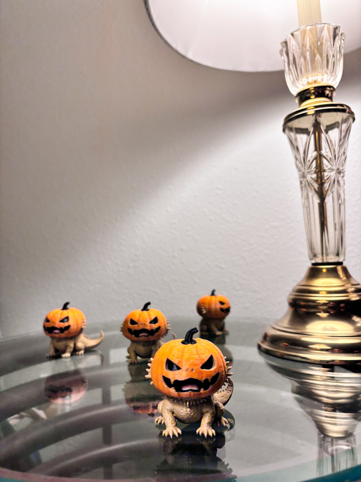 Jack-O-Lantern Bearded Dragon Figure